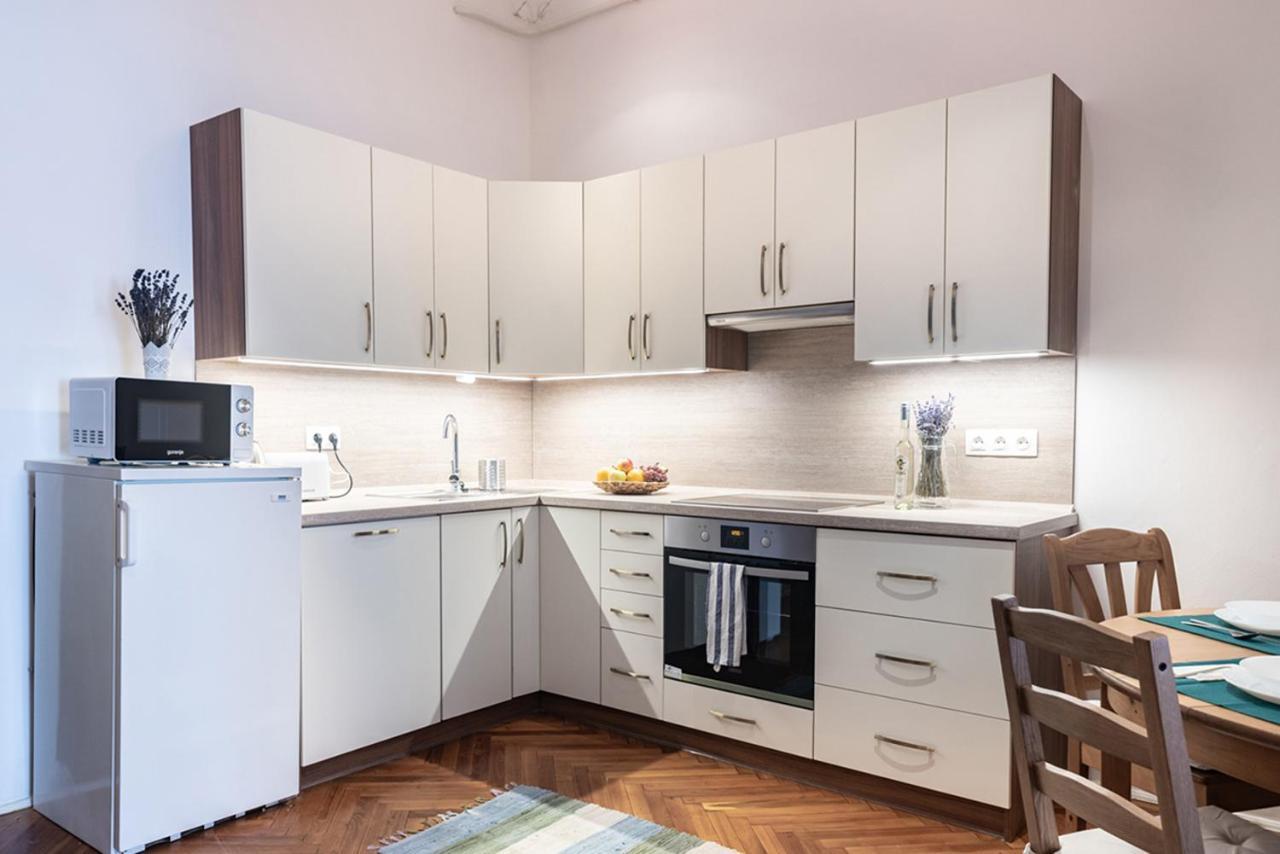 Free Parking - Dob50 Spacious - 2 Separate Bedroom, 5 People, Ac, Wifi בודפשט