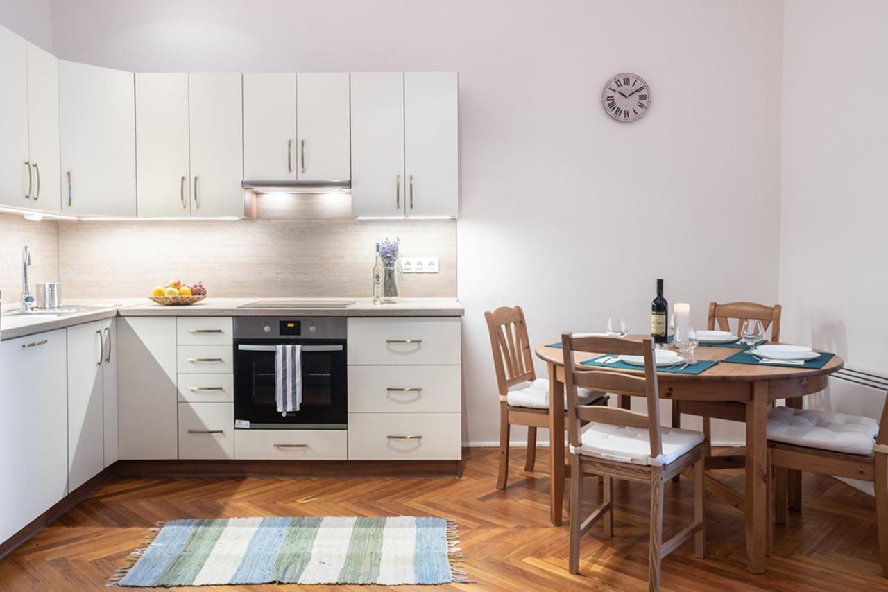 דירה Free Parking - Dob50 Spacious - 2 Separate Bedroom, 5 People, Ac, Wifi בודפשט